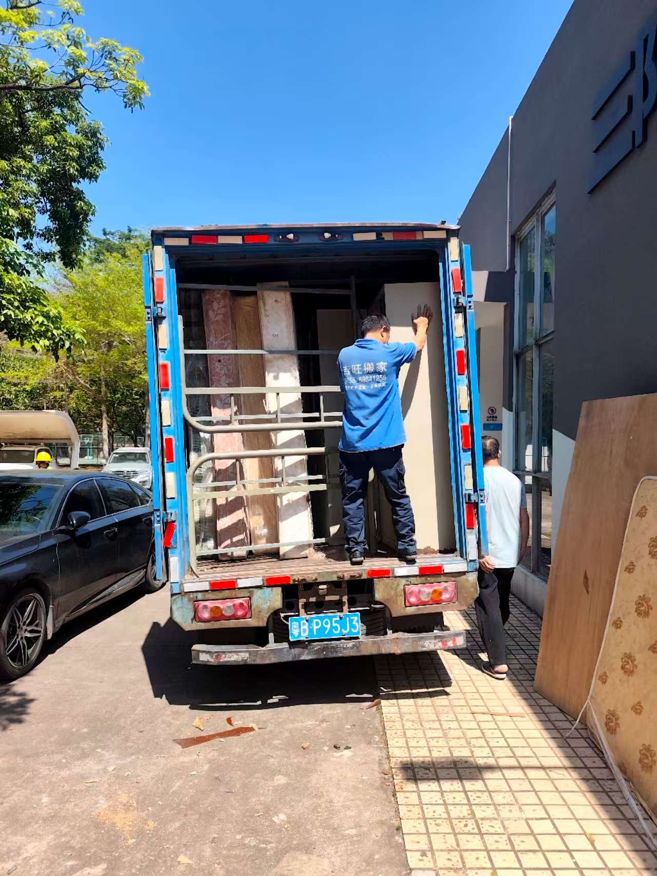 专业家具报废处理，吉旺帮帮为深圳企业提供一站式环保解决方案