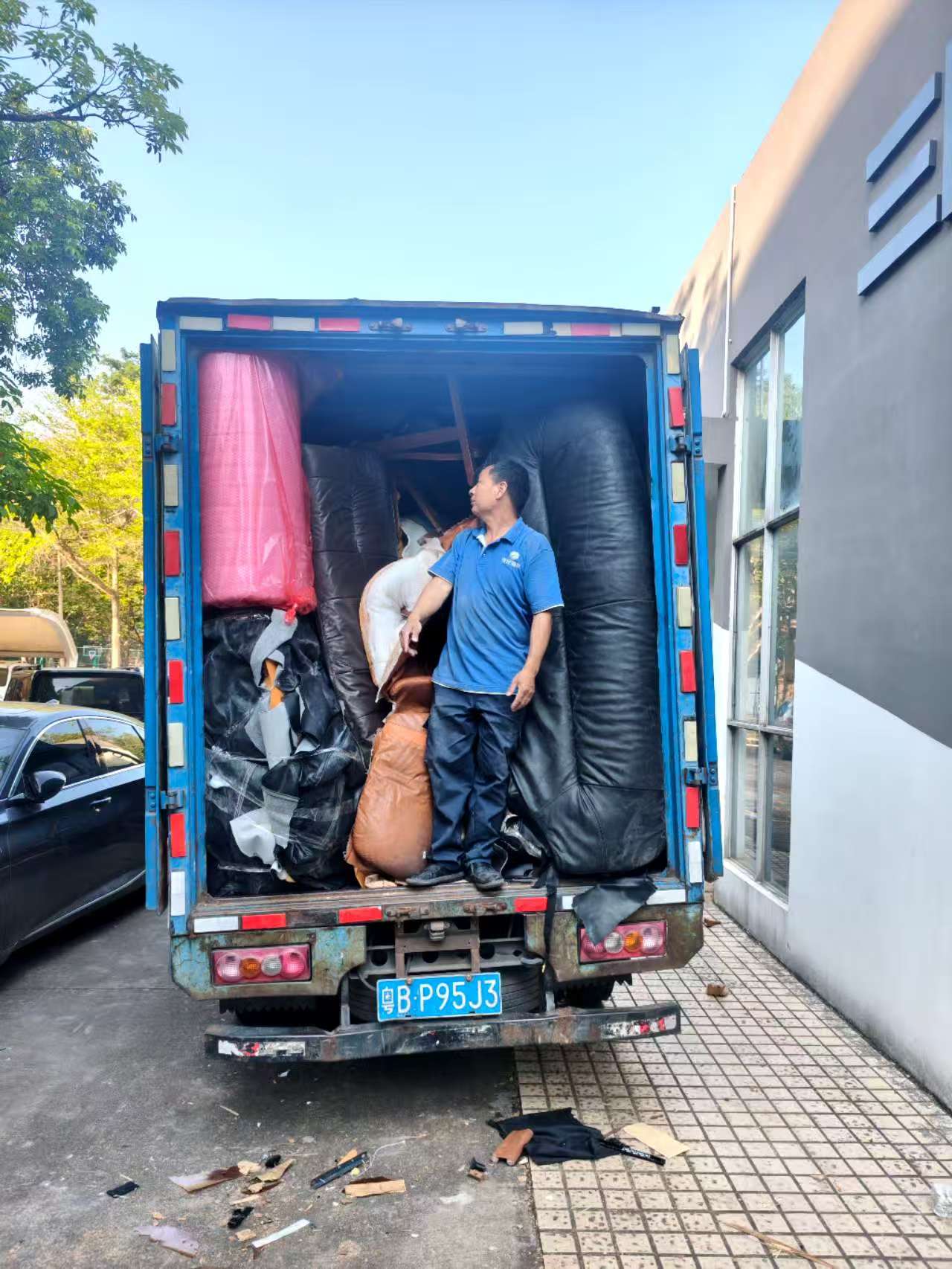 沙发清运太麻烦？深圳居民的家居更新难题，吉旺帮帮一键解决